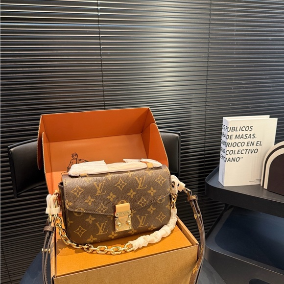 Louis Vuitton Classic Monogram Crossbody Bag - Picture 3 of 8